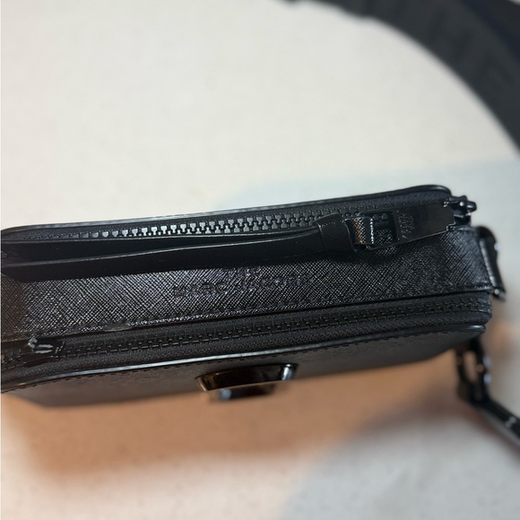 Marc Jacob Black Crossbody Bag with Logo - Picture 5 of 5